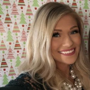 Meet your Posher, Leah